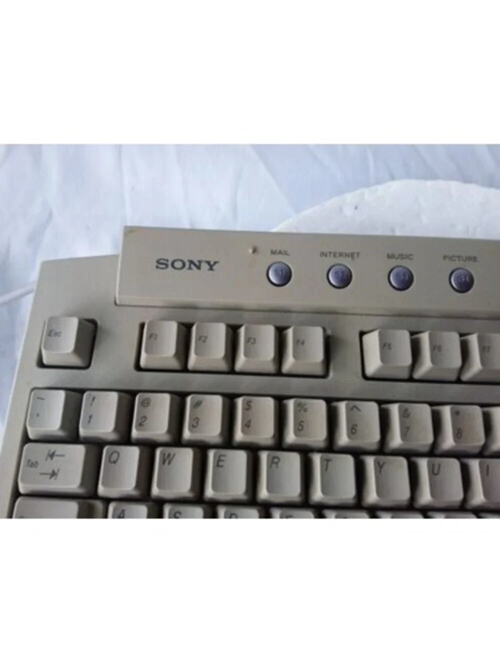 Sony VAIO PCVA-KB1P PS/2 Wired Keyboard Gray Vintage OEM Full Size